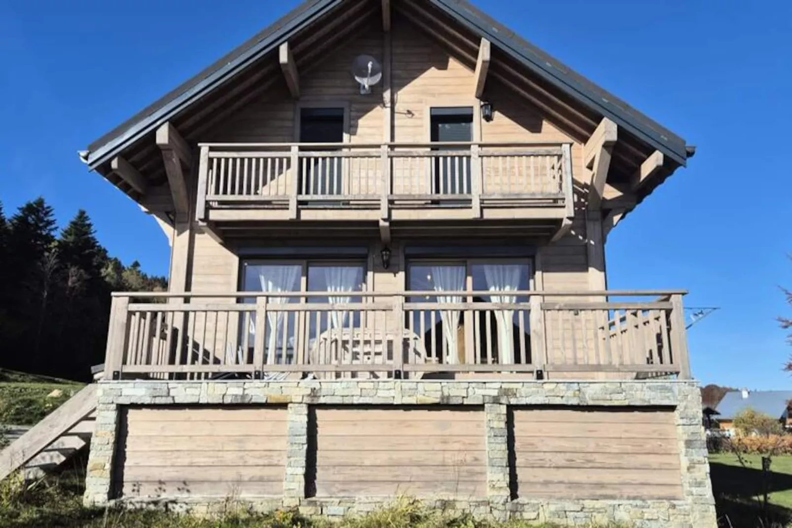 **chalet D'exception à Louer à La Féclaz – 4 Chambres, 10 Couchages-Untagged