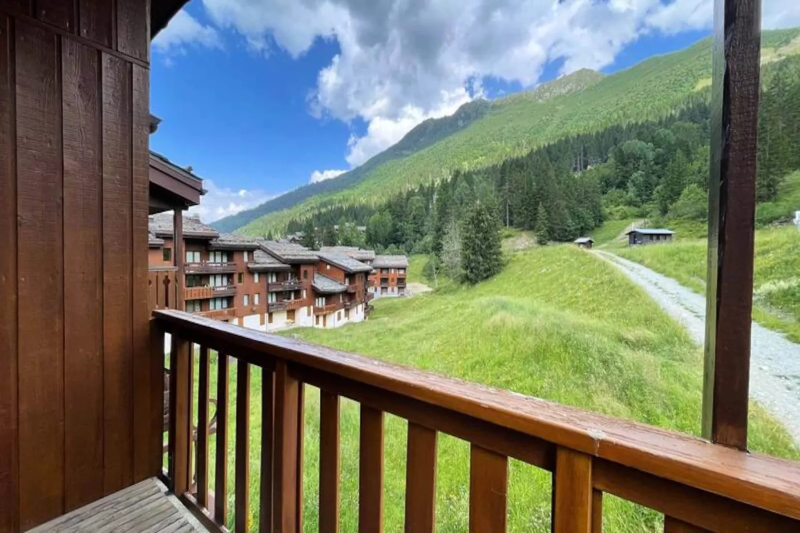 Résidence Lauziere Dessous G-Non tagué