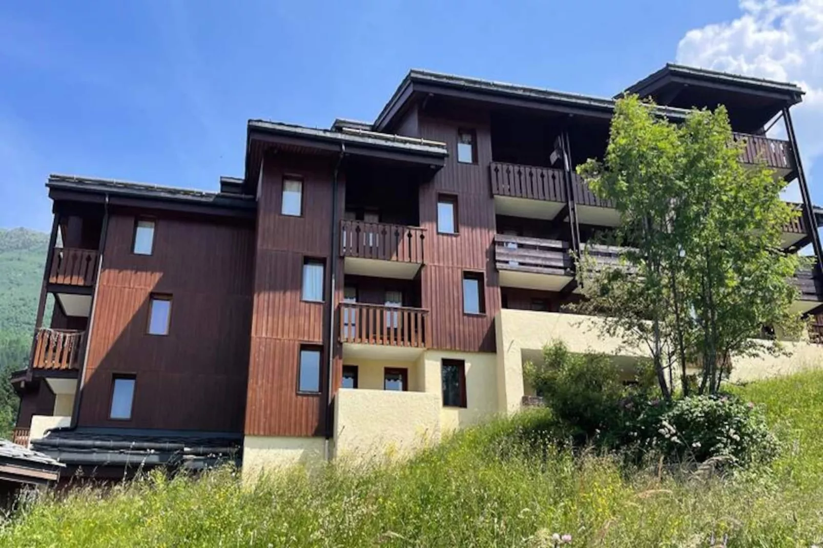 Résidence Lauziere Dessous G-Untagged
