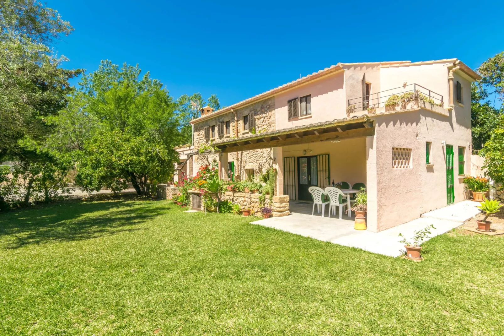 Can Ferrer-Exterior summer