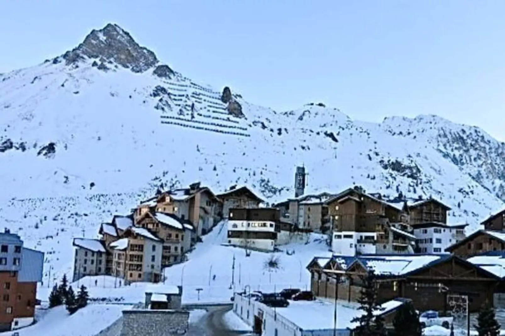 Le Chalet De La Tour-Untagged