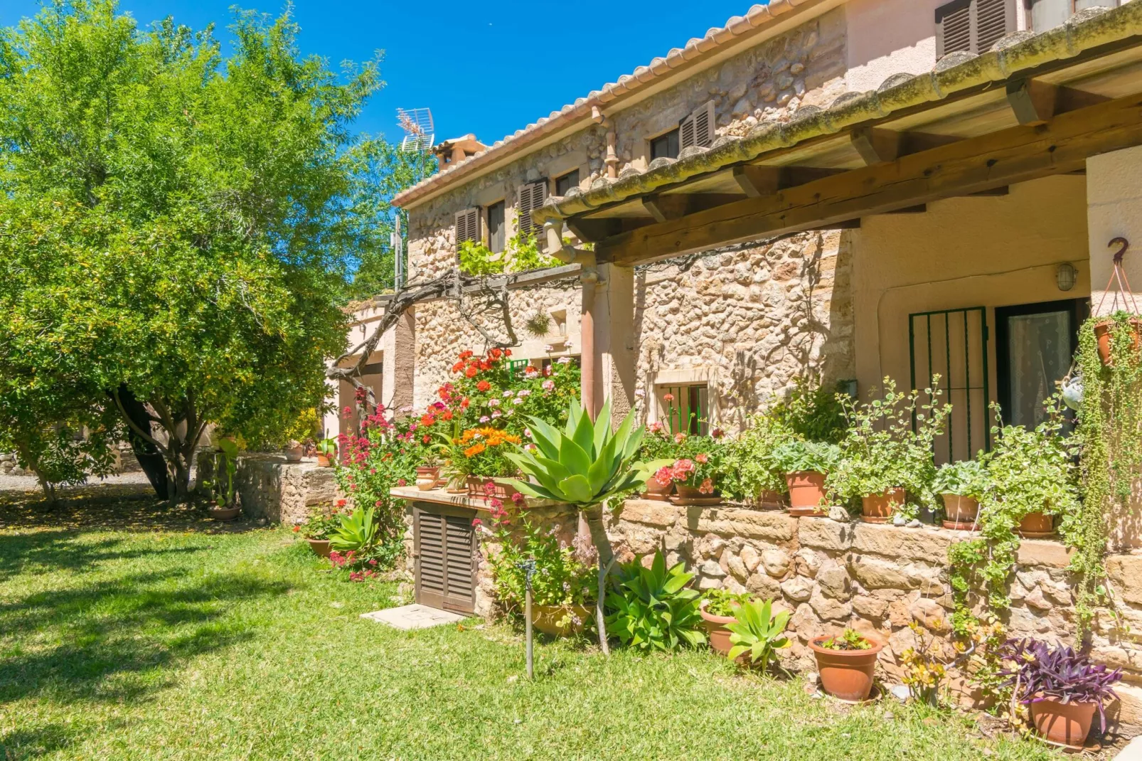 Can Ferrer-Exterior summer