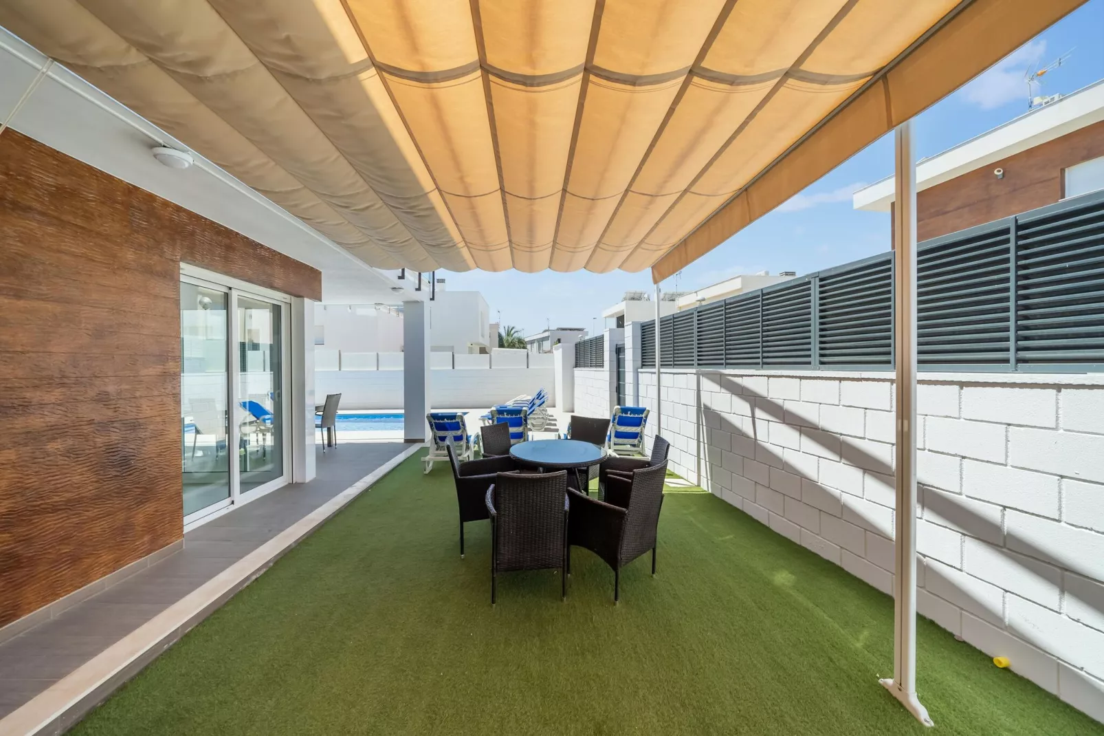 Villa Dara-Terrassenbalkon