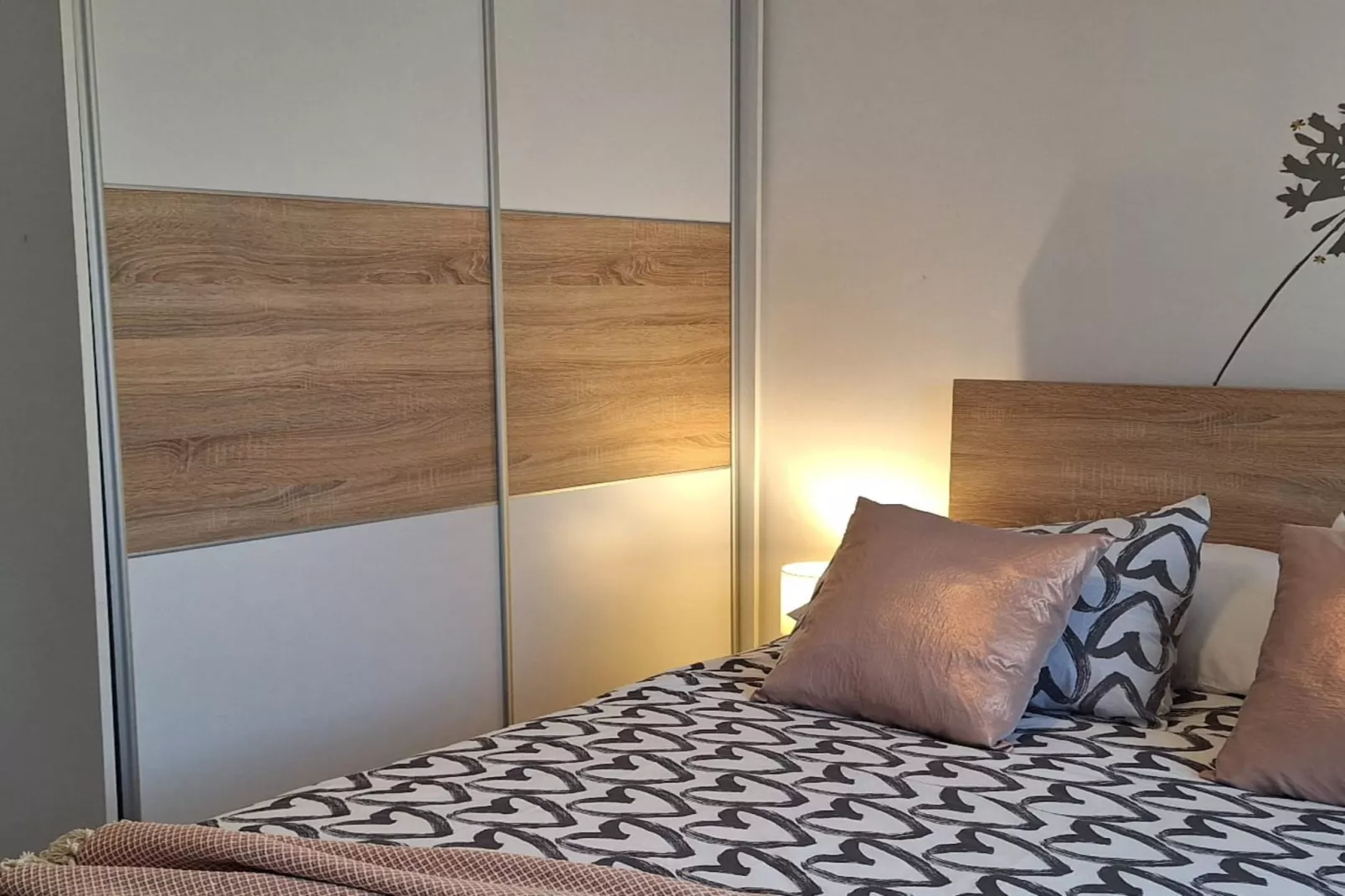 Apartment Cvita & Roza - Two Bedroom Apartment with Balcony and Sea View (Roza) (A1)-Bedroom