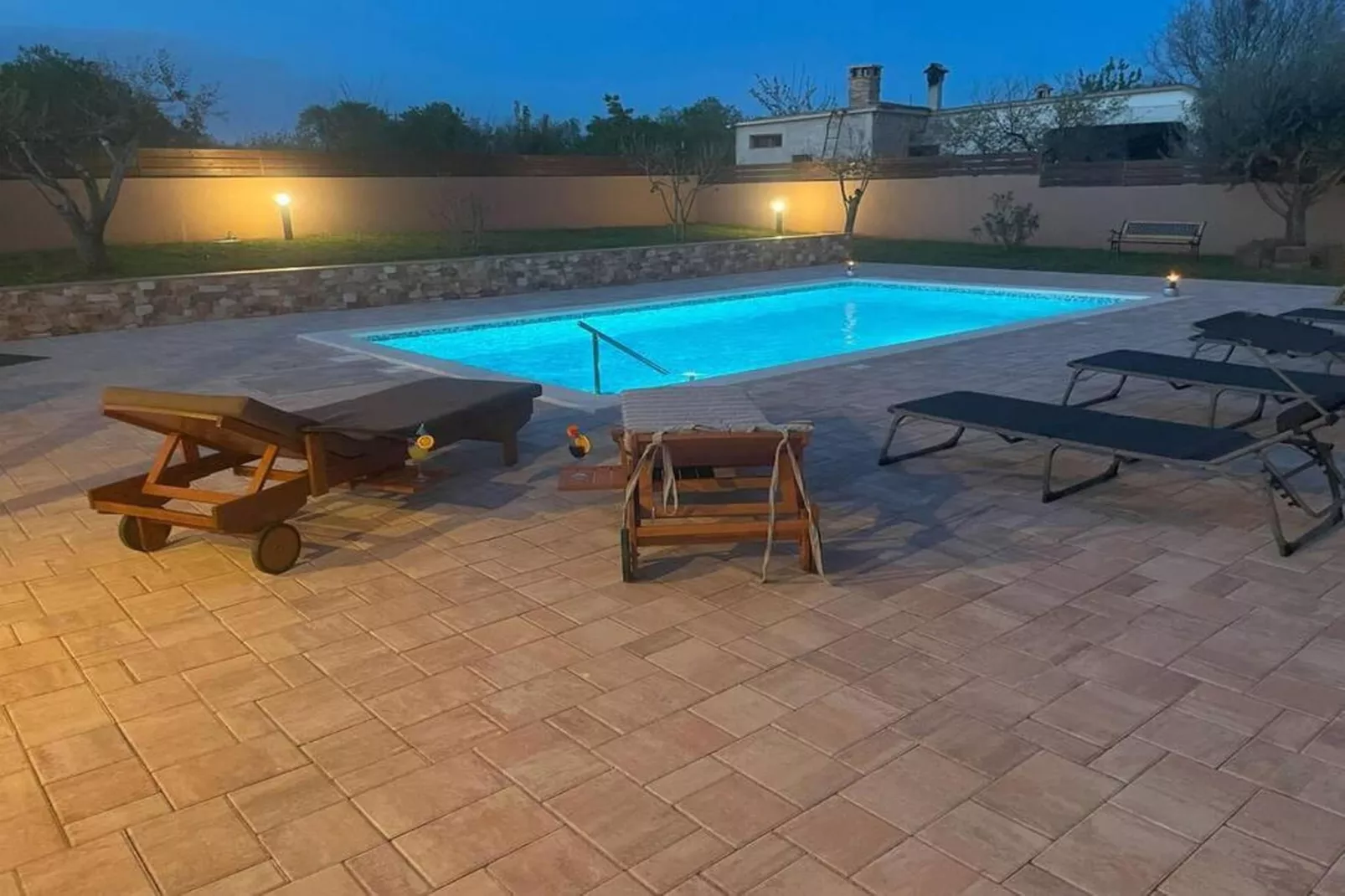 Villa Rosa Apartman-Schwimmbad