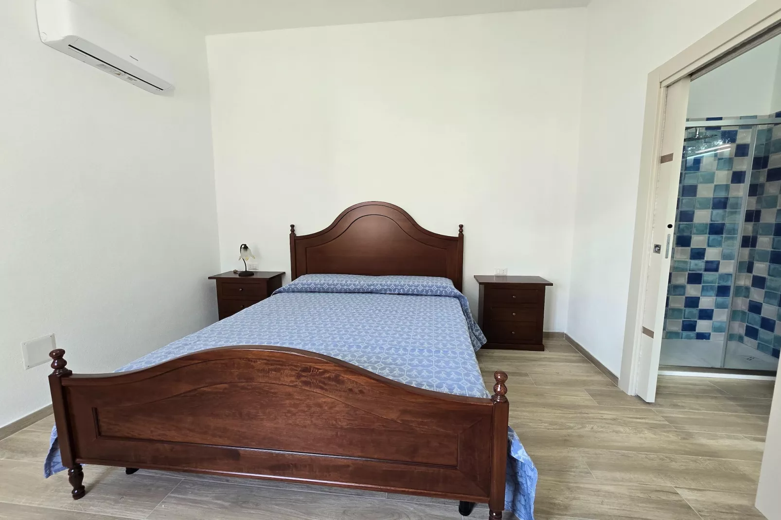 VILLA MARGHERITA-Bedroom