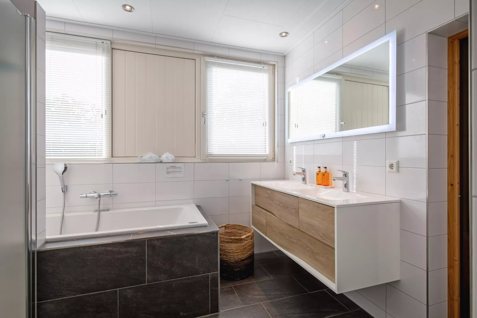 De Witte Parel-Badezimmer