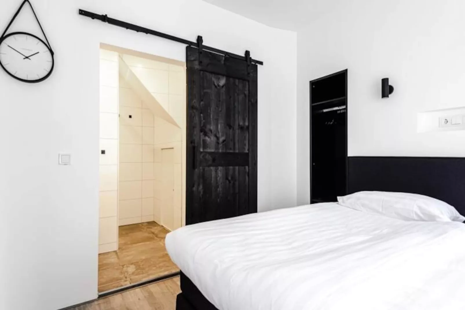 Kings Square Studio Apartment-Untagged