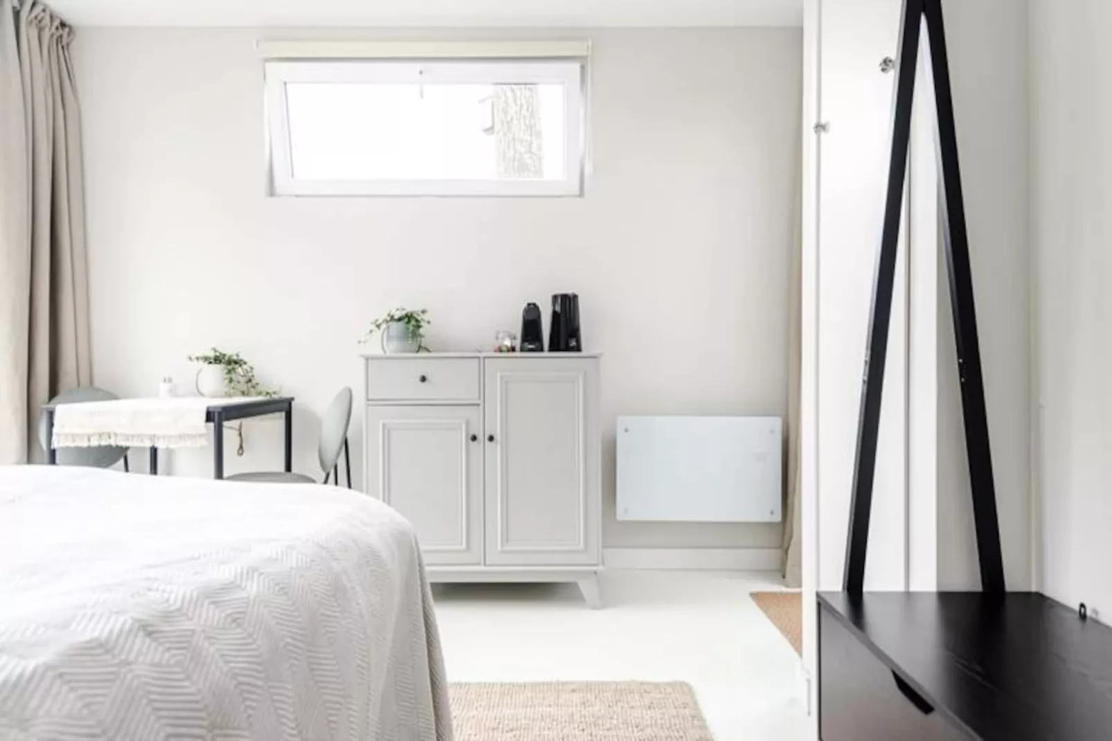 The Garden Suite-Non tagué