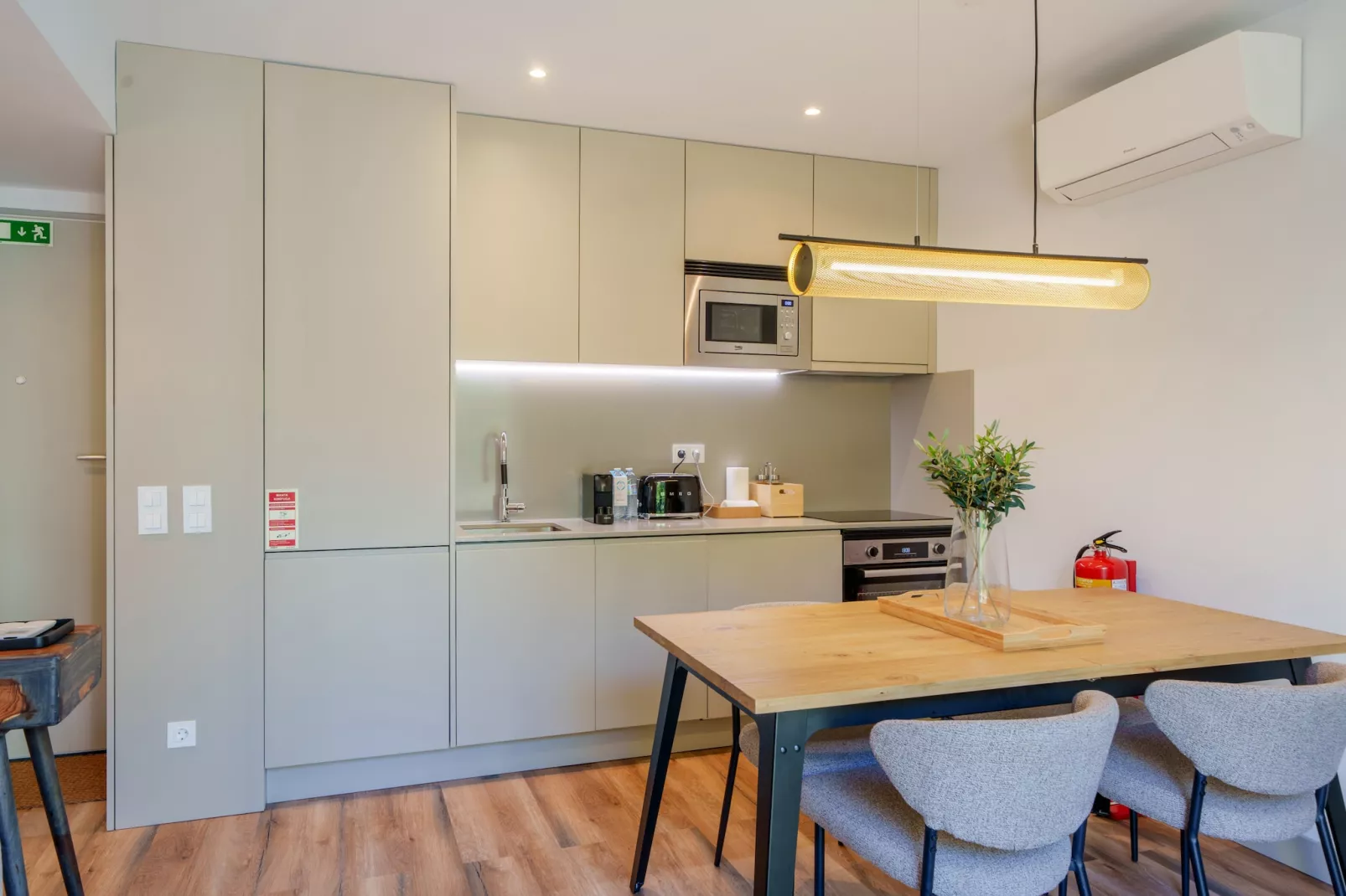 Feel Porto Firmeza Coworking & Flat 3.1-Esszimmer