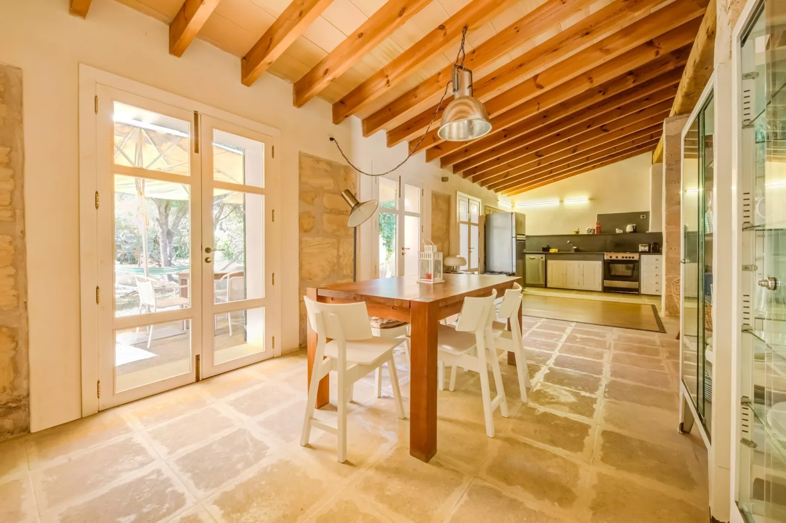 Gallinero-Dining room