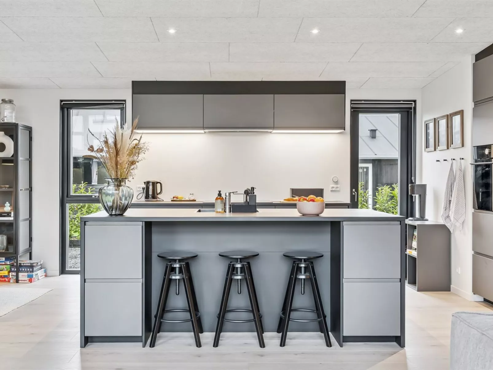 "Emelina" - 300m from the sea-Drinnen