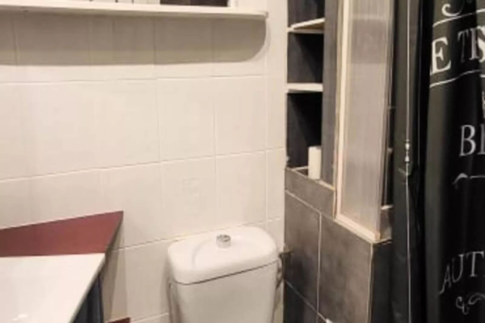 Résidence La Croisi&egrave;re : Vue Sur Les Bateaux, Balcon, R&eacute;nov&eacute;, Climatis&eacute;, Parking, .-Non tagué