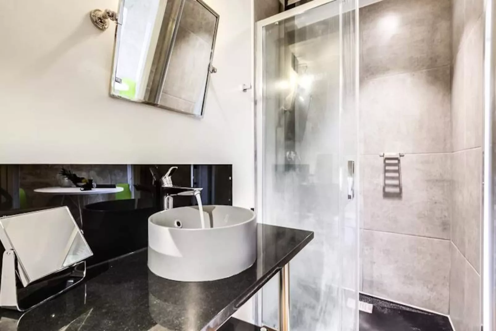 Maison Ingw&euml; - Appartement Avec Terrasse Place Gambetta-Untagged