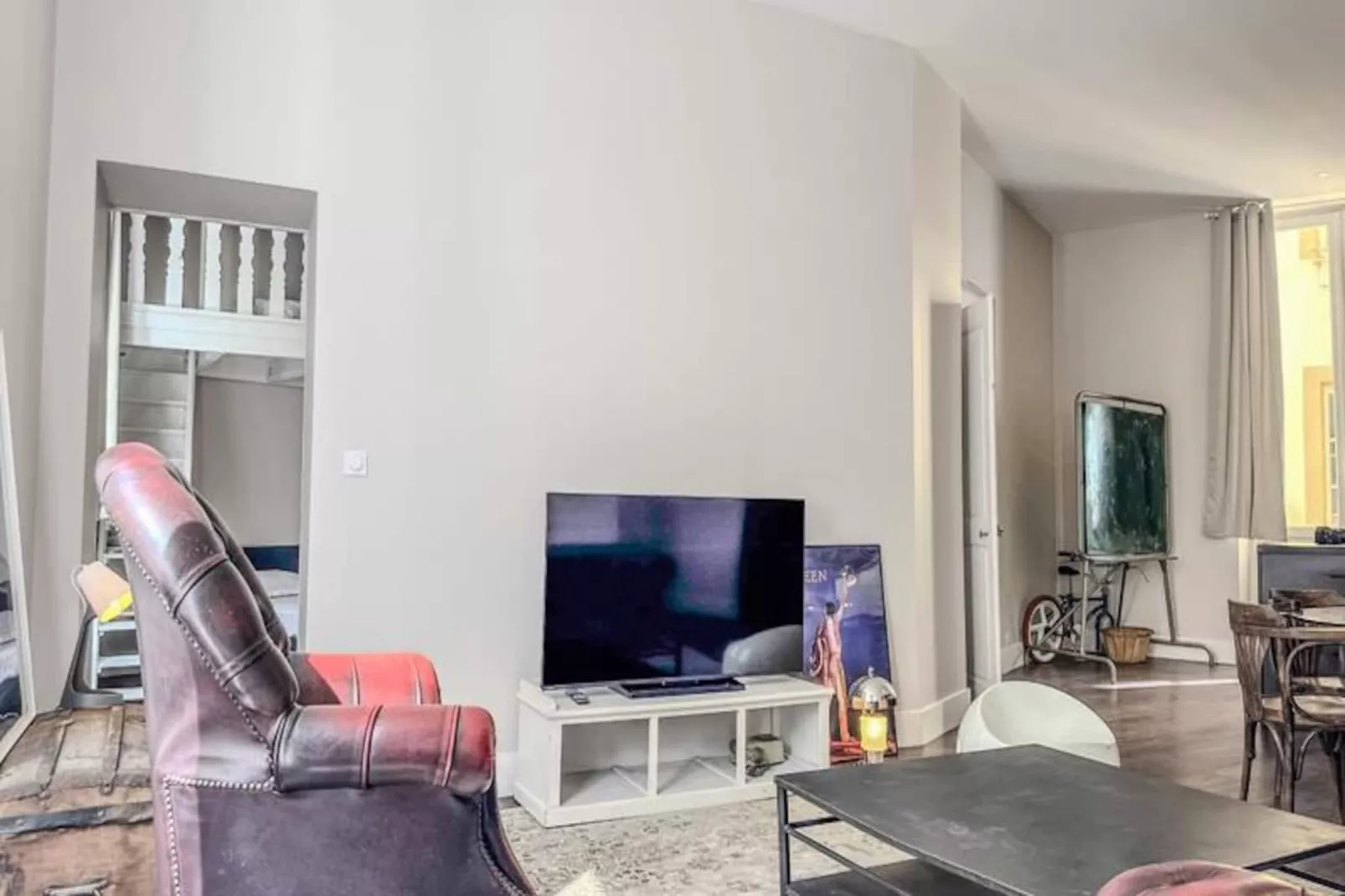 | Le Notre Dame 🎈 - Untagged