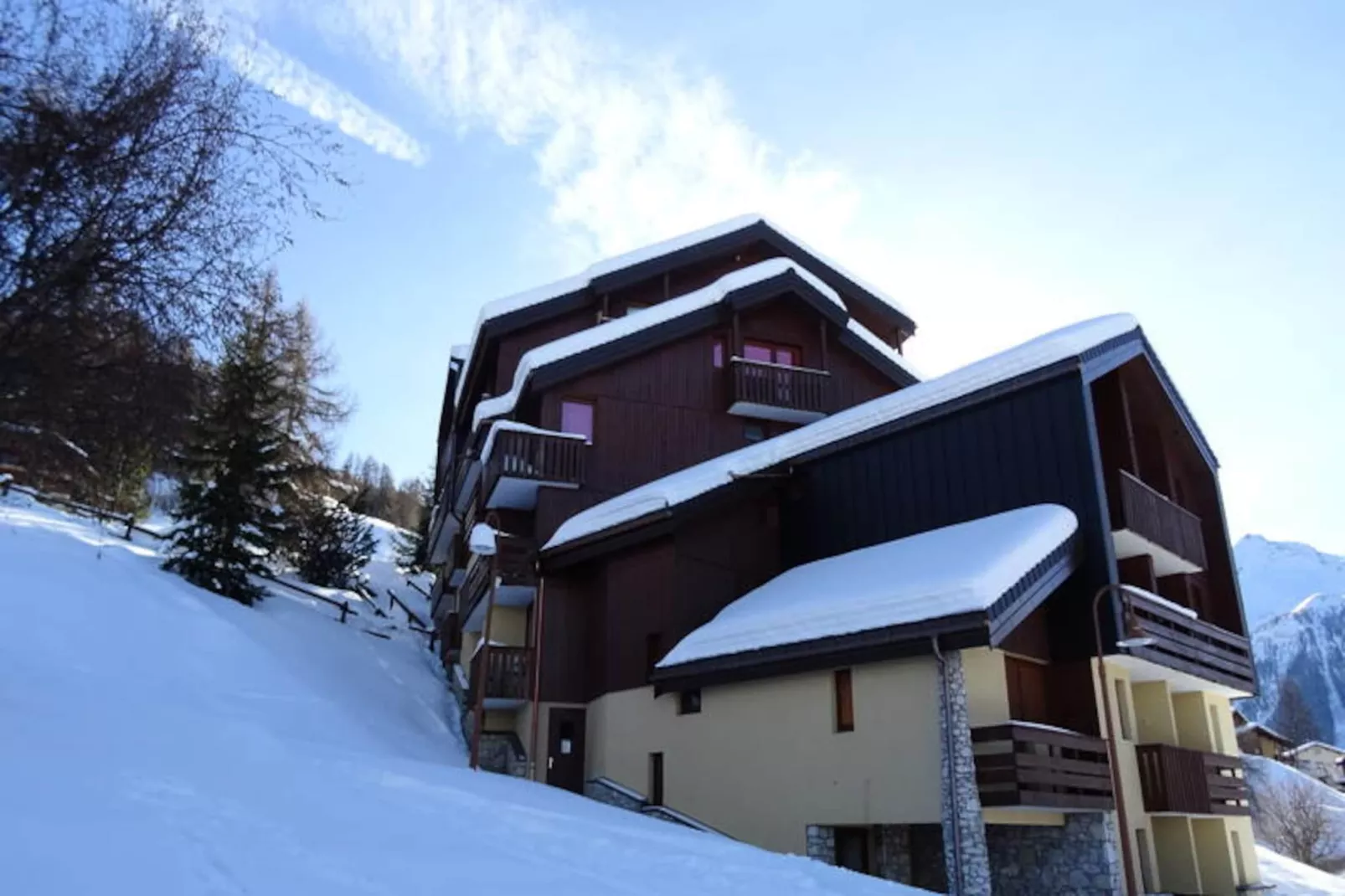 Résidence Michailles-Non tagué