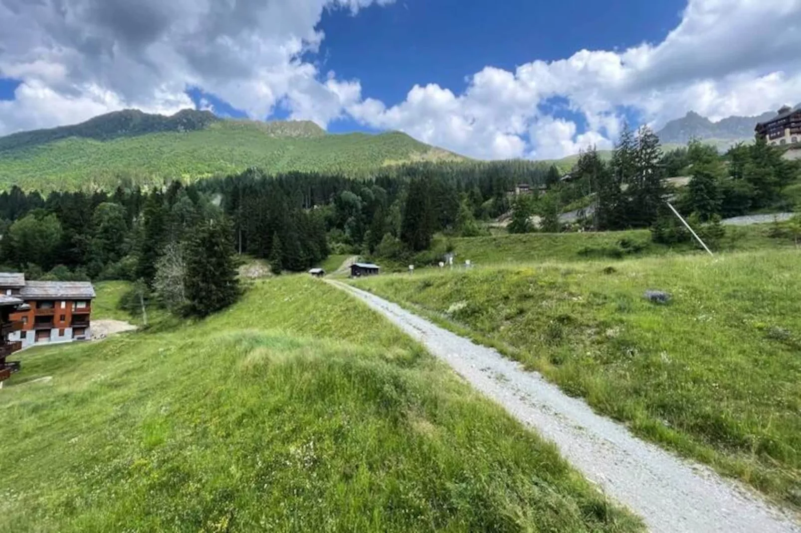 Résidence Lauziere Dessous G-Non tagué