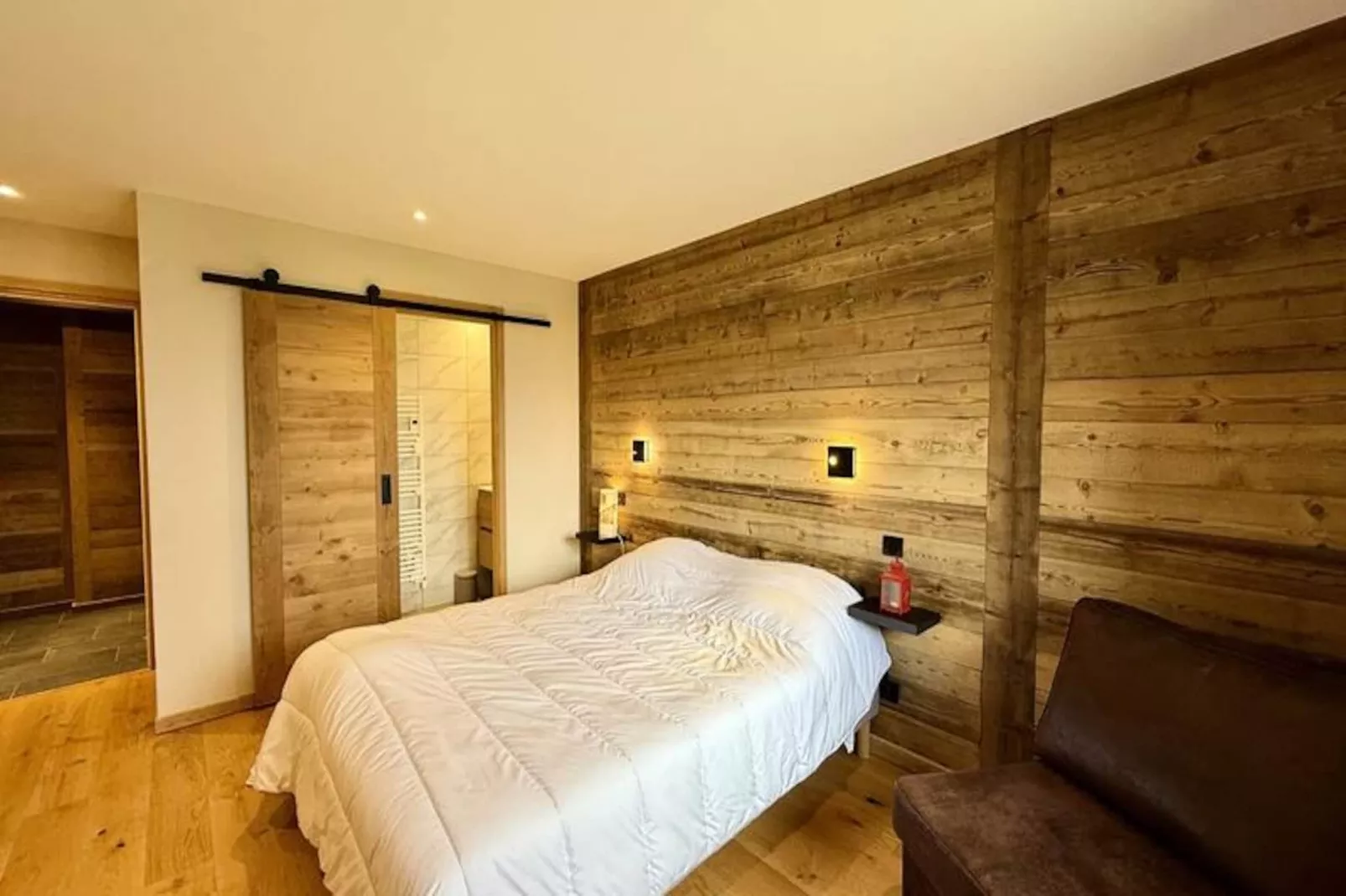 Résidence Complexe Aiguilles-Untagged