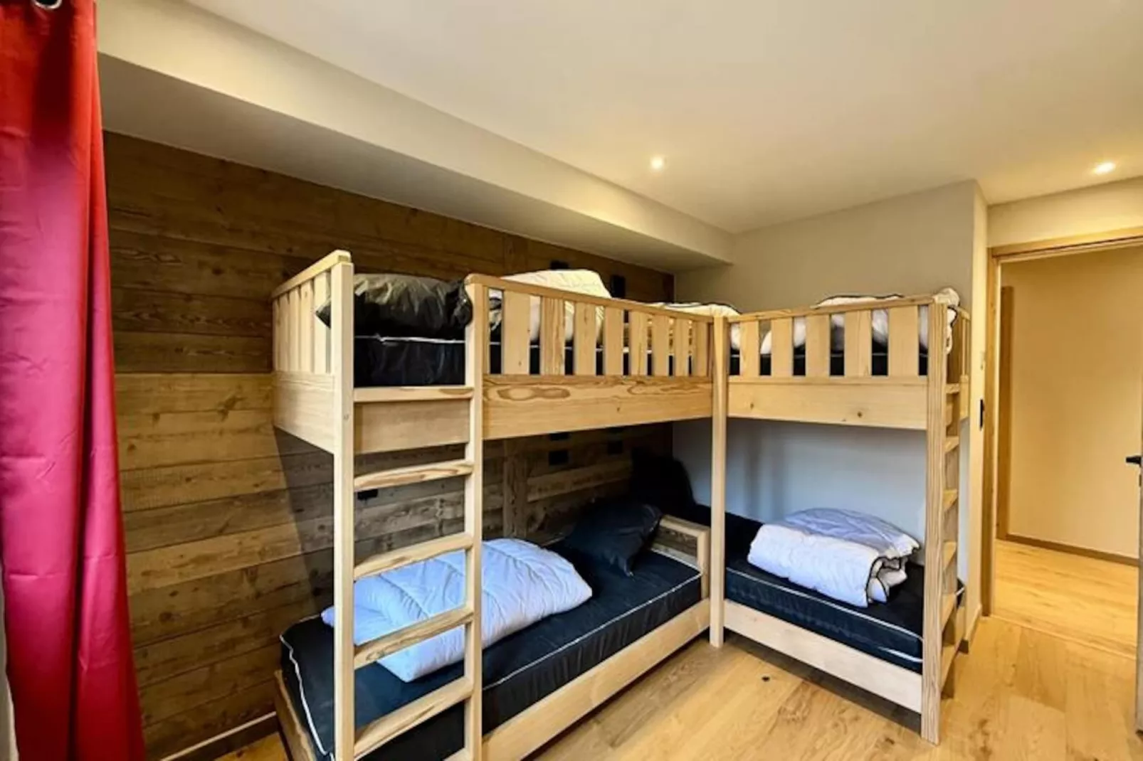 Résidence Complexe Aiguilles-Untagged