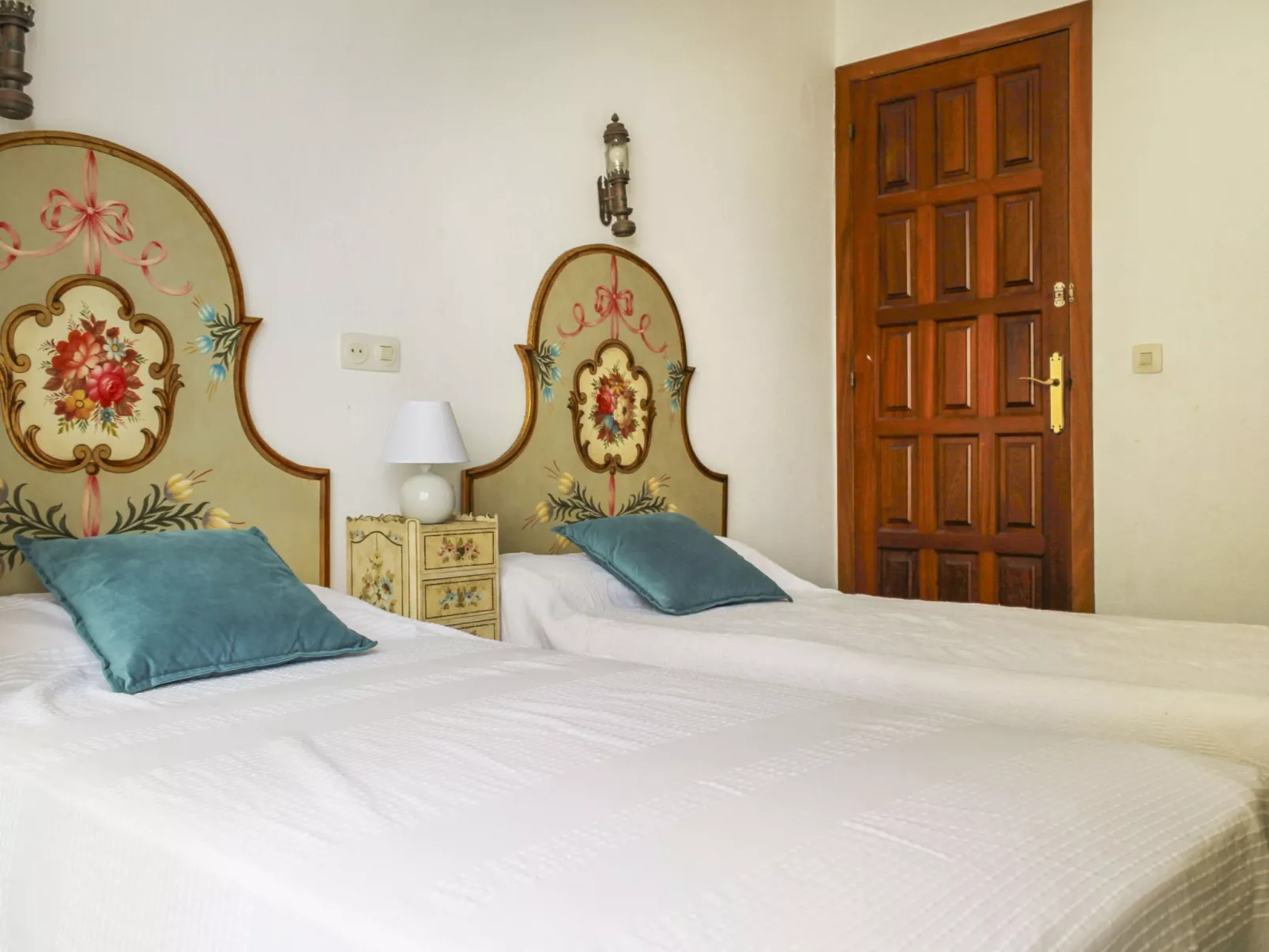 Los Laureles Blancos-Inside