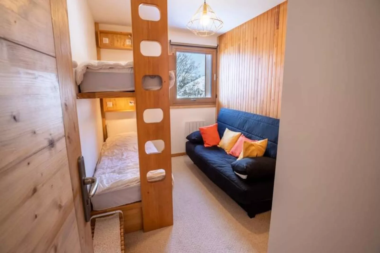 Les 3 Marches A1 En Face Du T&eacute;l&eacute;si&egrave;ge De Morel - Untagged