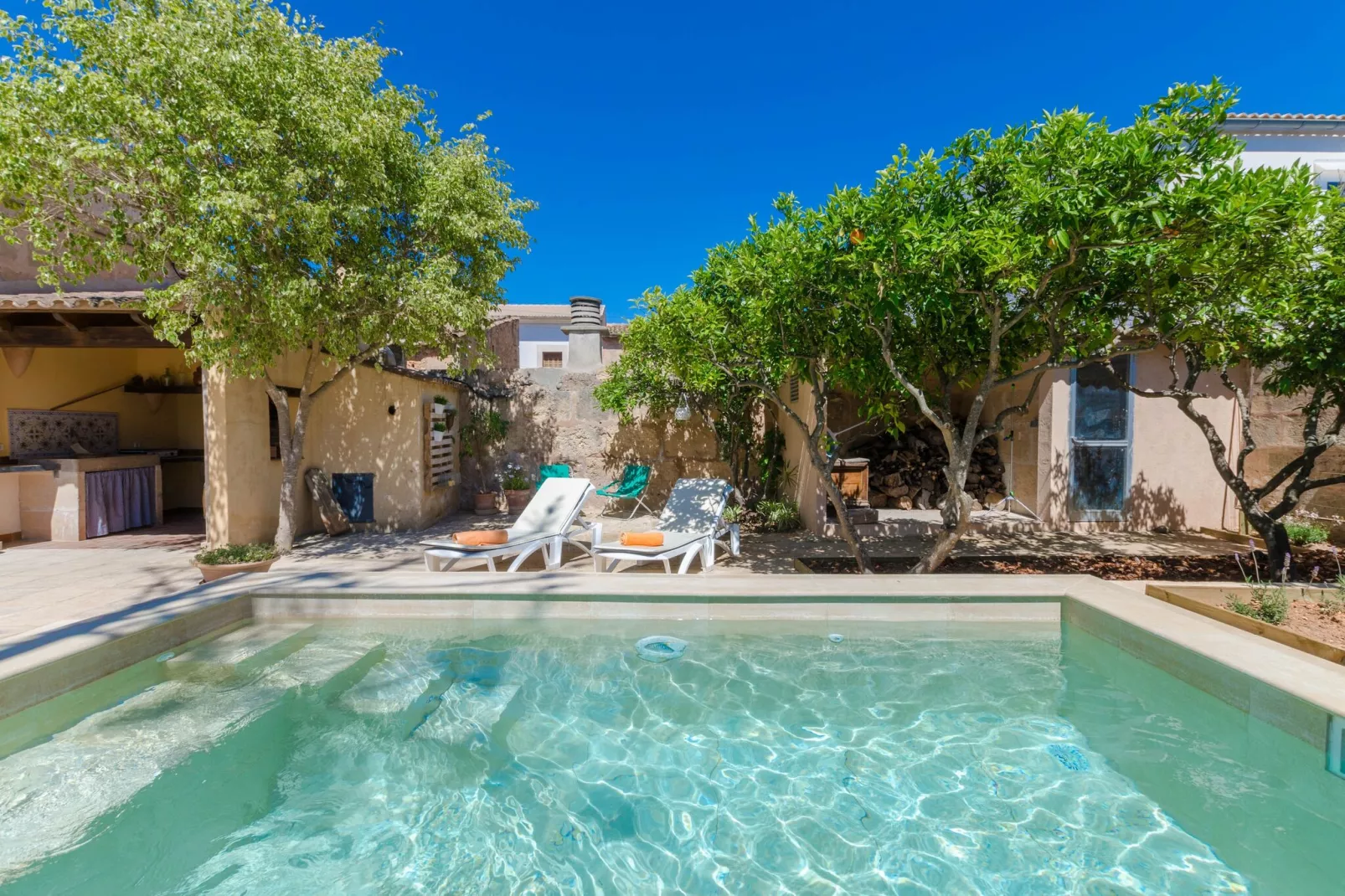 Can Mora-Exterior summer