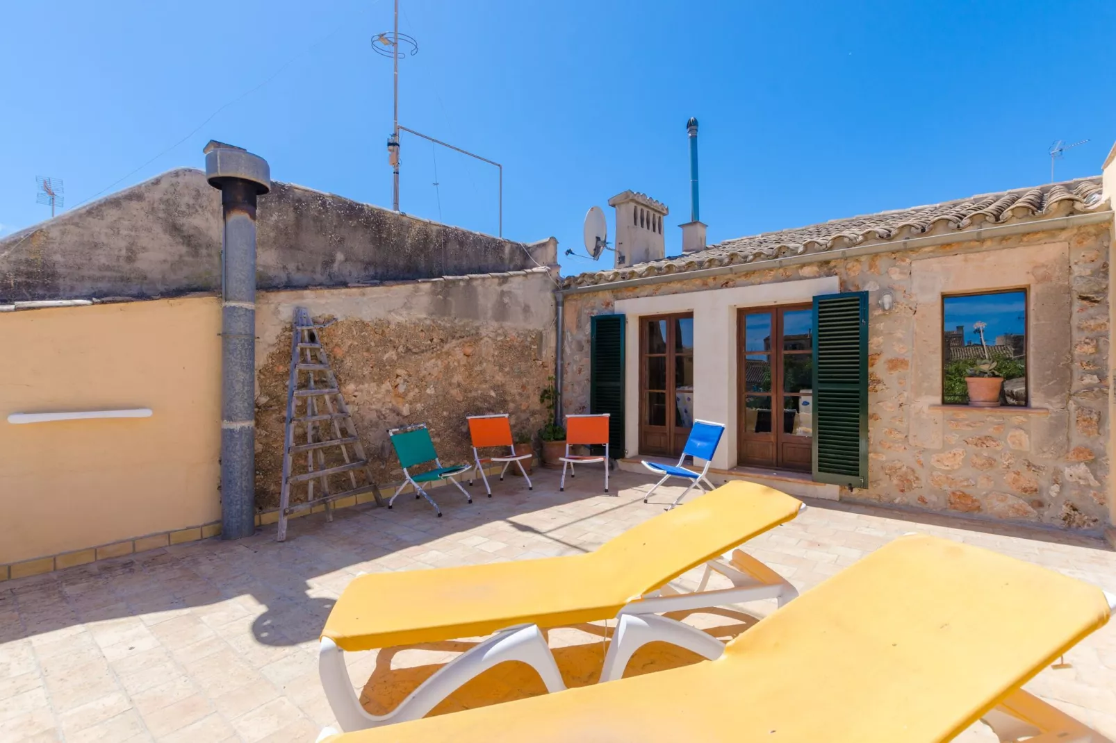 Can Mora-Exterior summer
