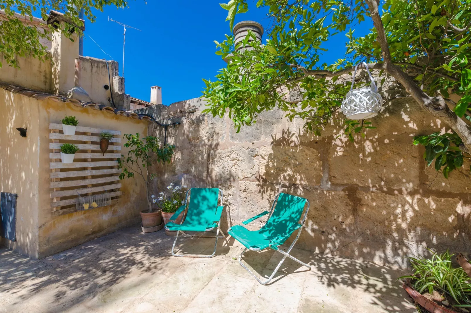 Can Mora-Exterior summer