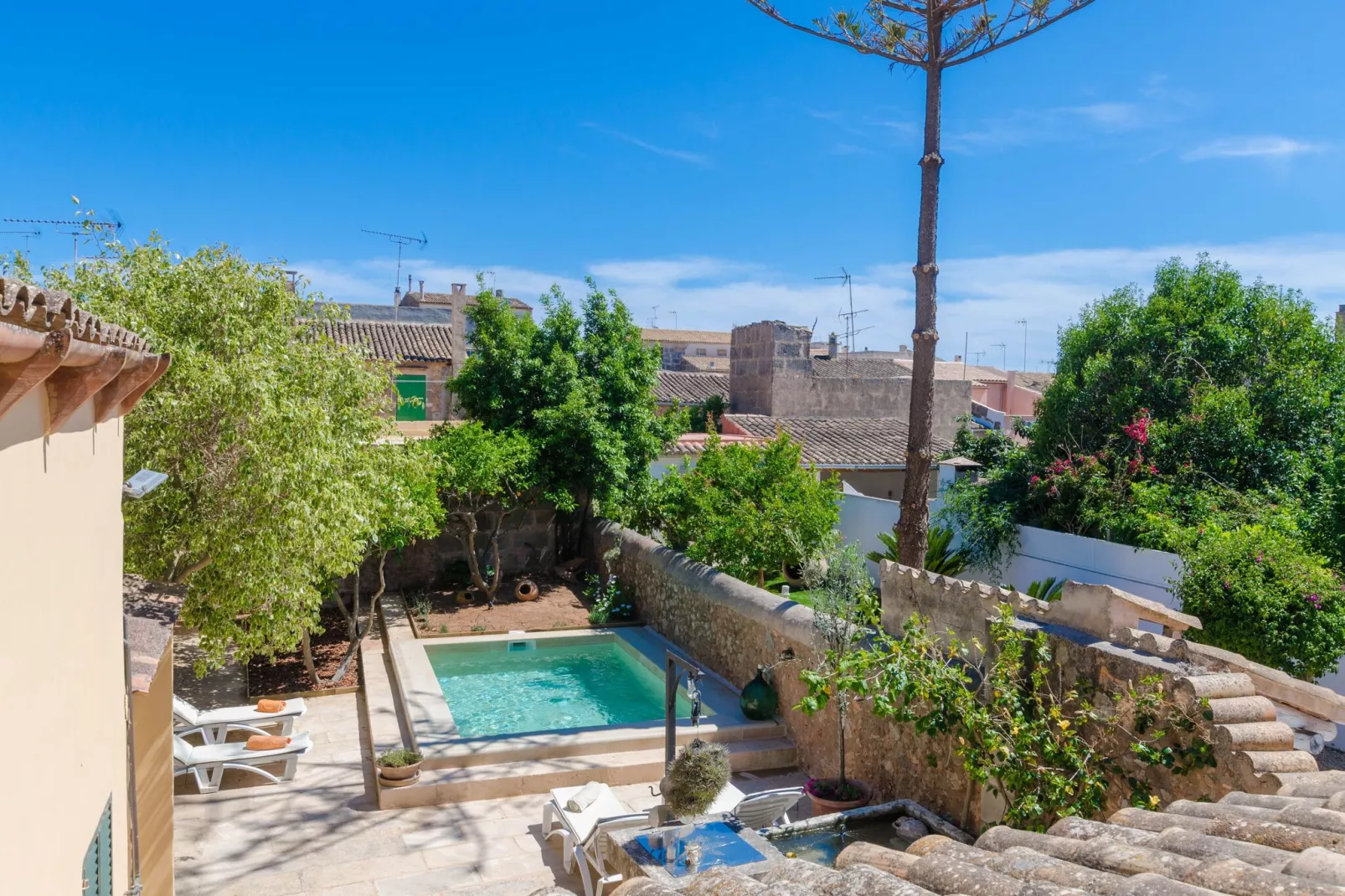 Can Mora-Exterior summer