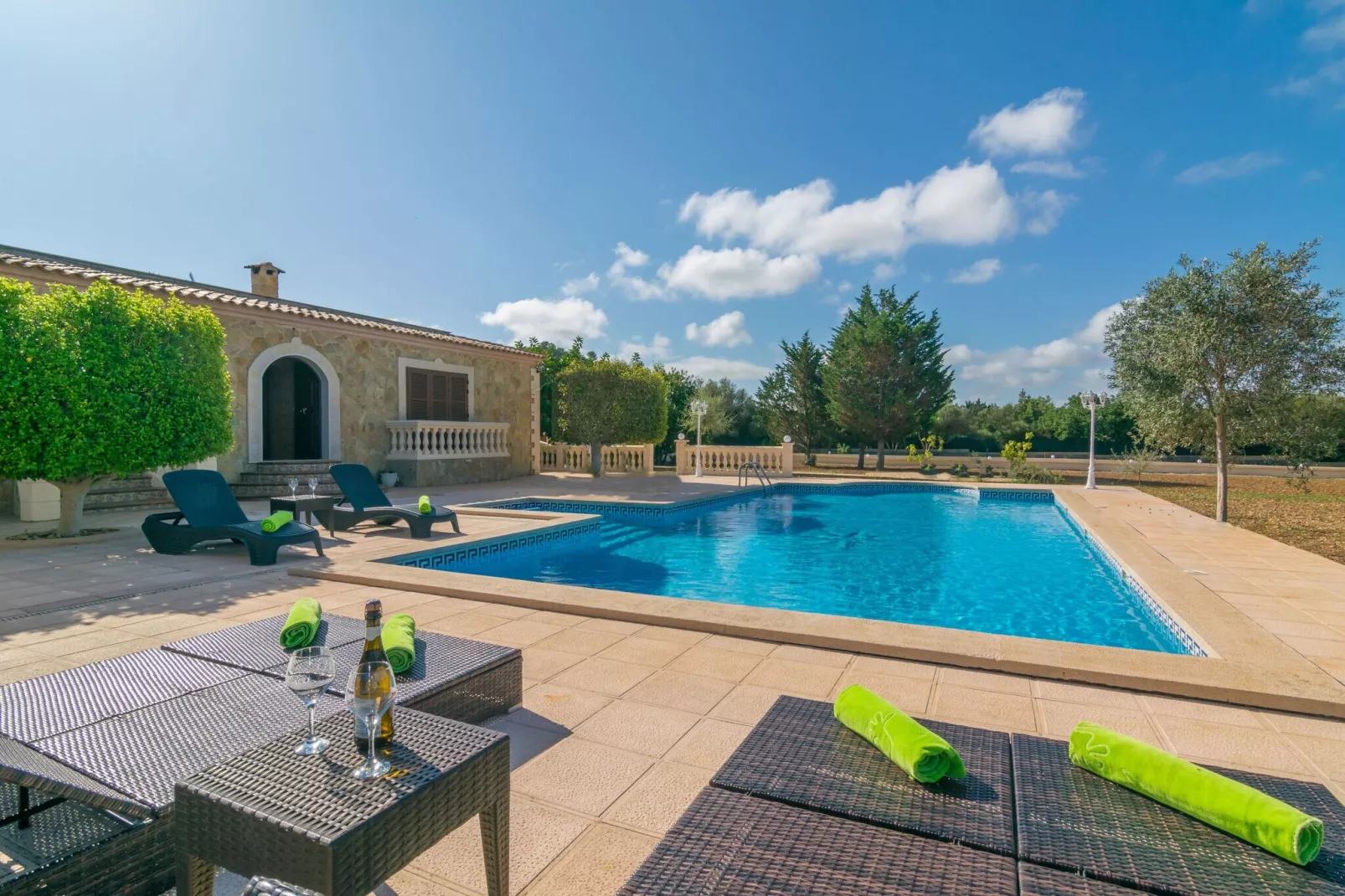 Villa Arhu-Exterior summer