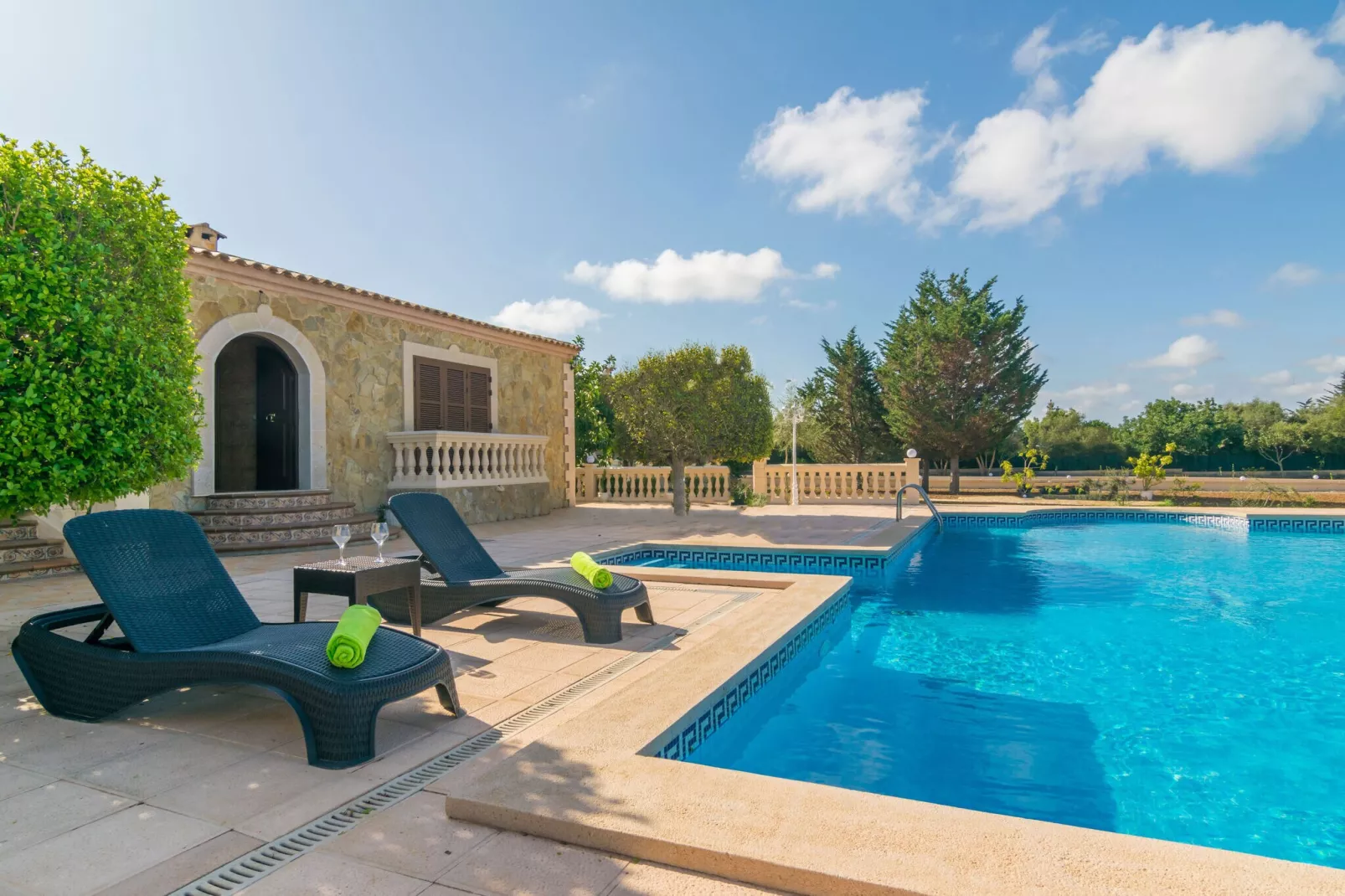 Villa Arhu-Exterior summer