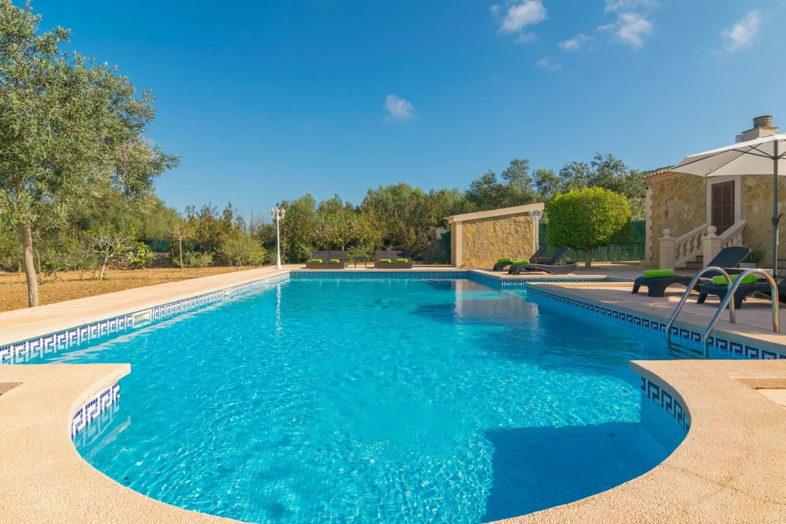 Villa Arhu-Exterior summer