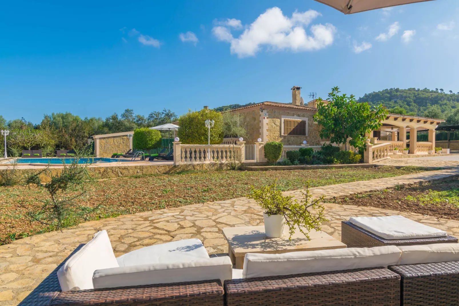 Villa Arhu-Exterior summer