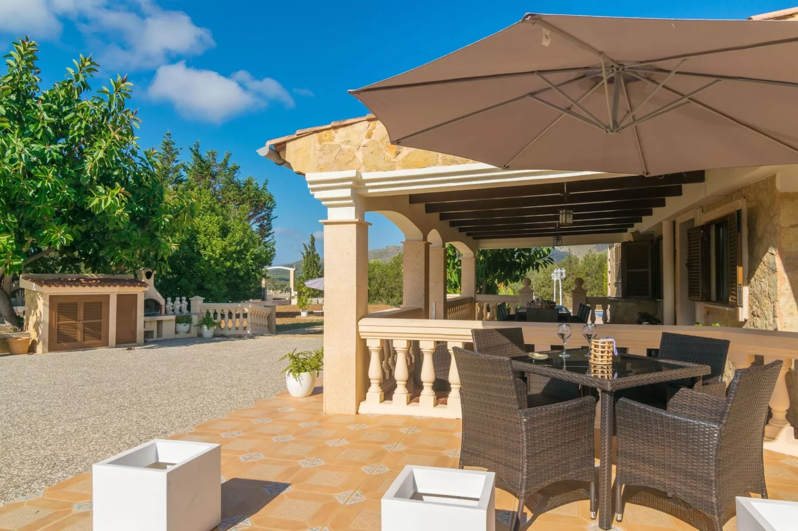 Villa Arhu-Exterior summer