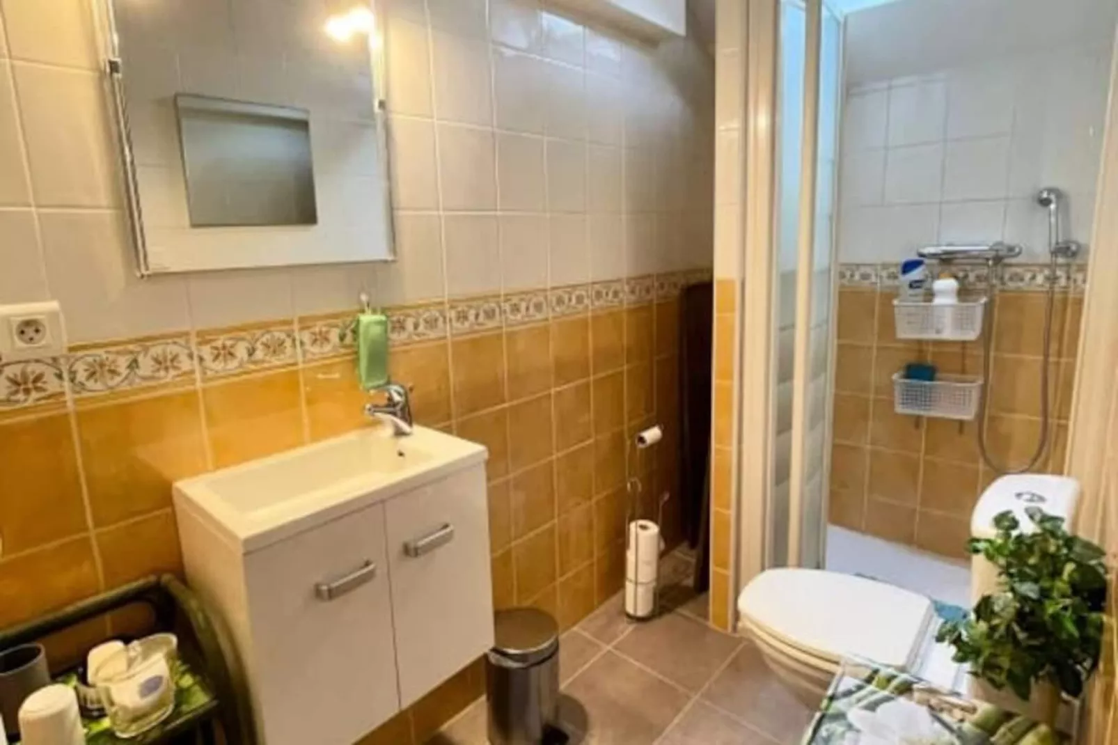 " Le Cocon Hy&eacute;rois" 100m2 - Wifi & Garage-Nicht zugeordnet