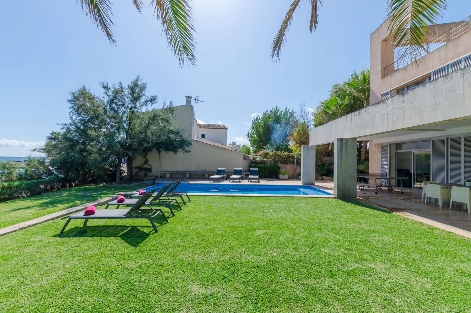 Port Nou-Exterior summer