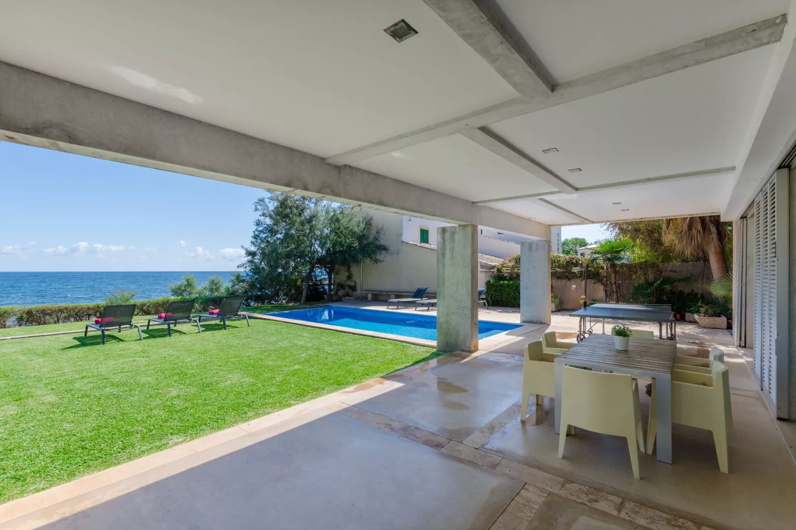 Port Nou-Exterior summer