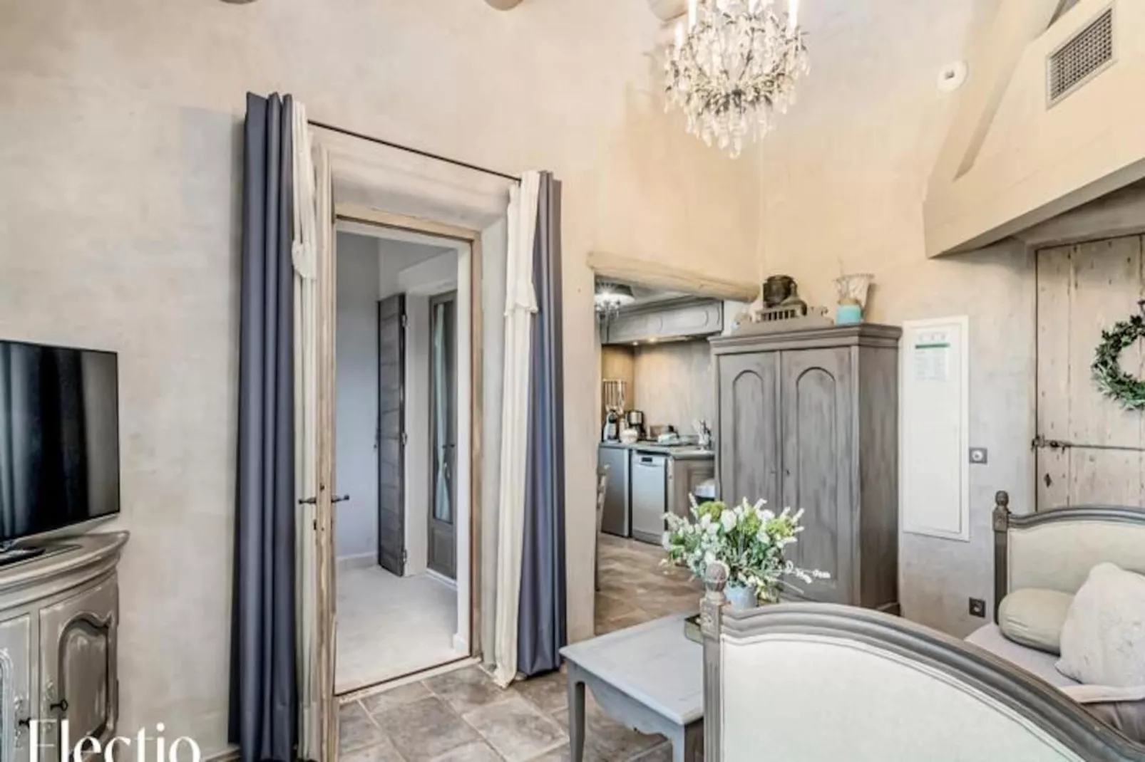 Loggia 9 Pin | R&eacute;sidence Les Petitons-Untagged