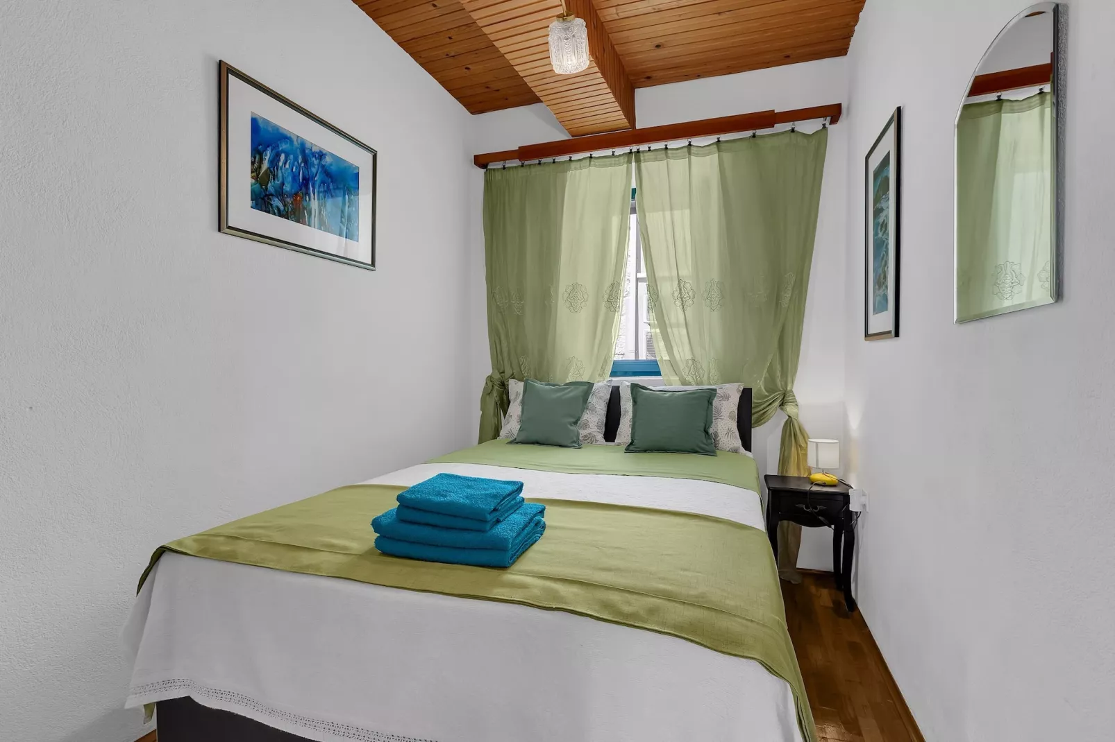 Apartments Kata - Three Bedroom Apartment with Balcony-Bedroom