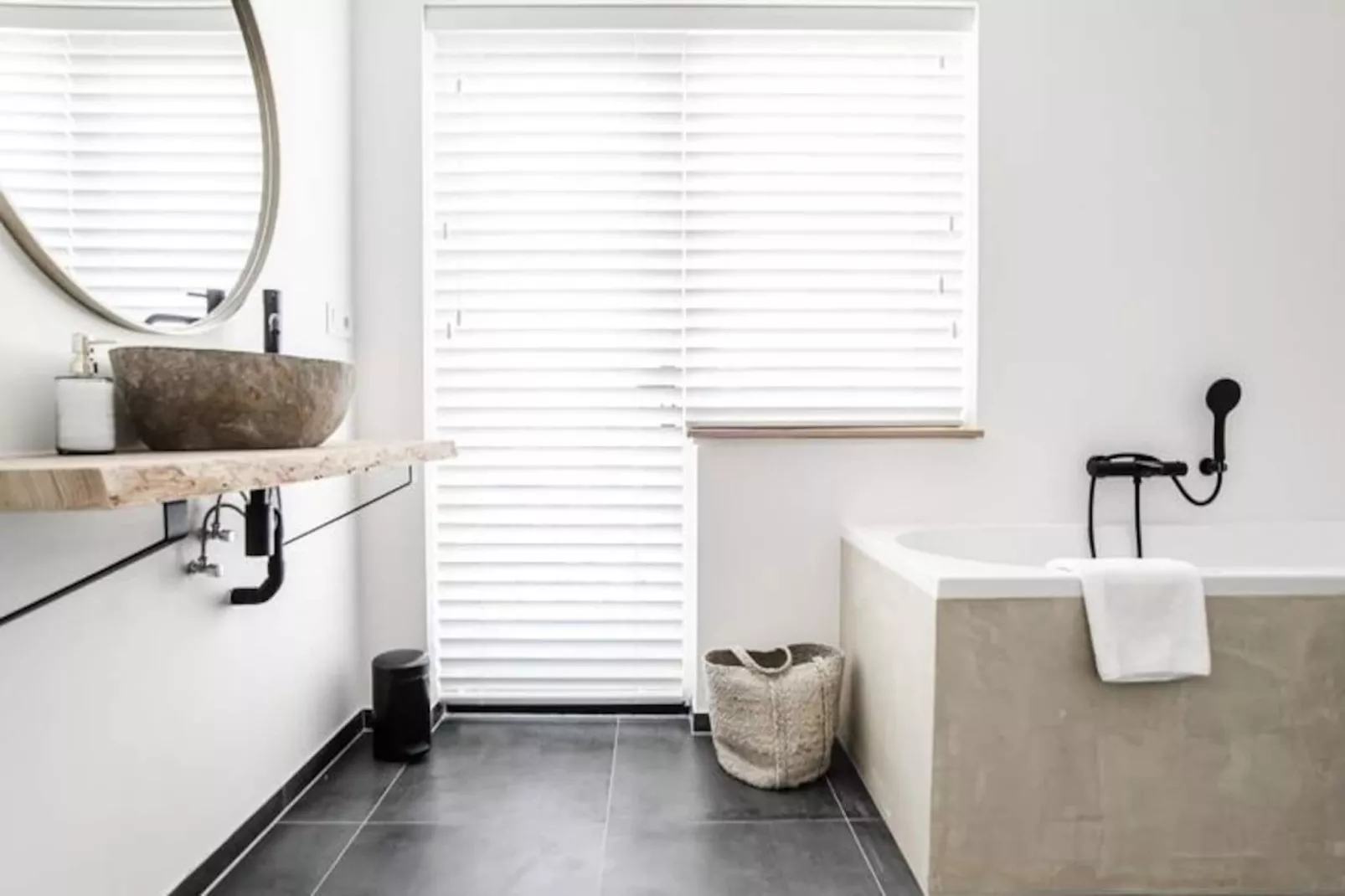 Marley&rsquo;s Beachhouse - Luxury Guest Room With Balcony-Untagged