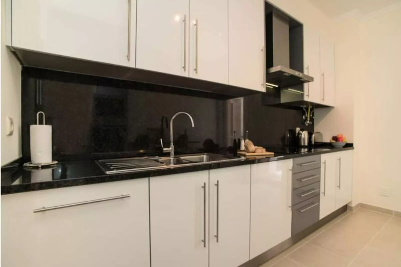 Central Modern 2-bed Apartment Arma&ccedil;&atilde;o De Pera-Nicht zugeordnet