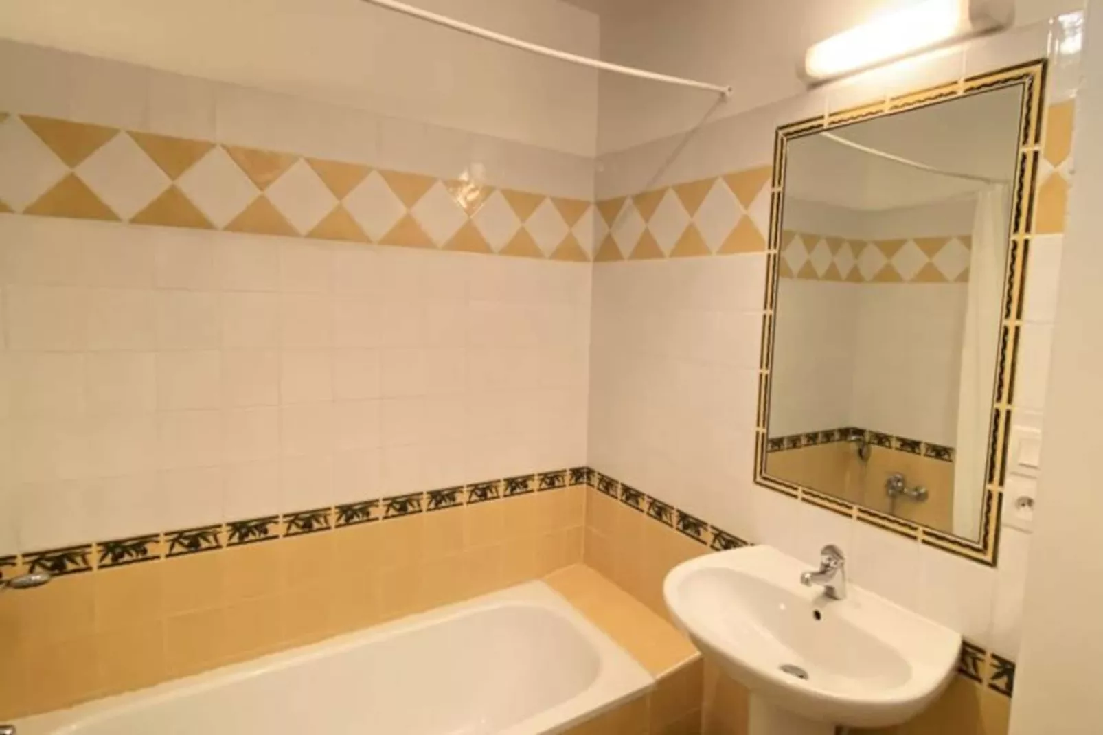 04b8 : Beau T3 Au Coeur Des Lavandes - Piscine-Untagged