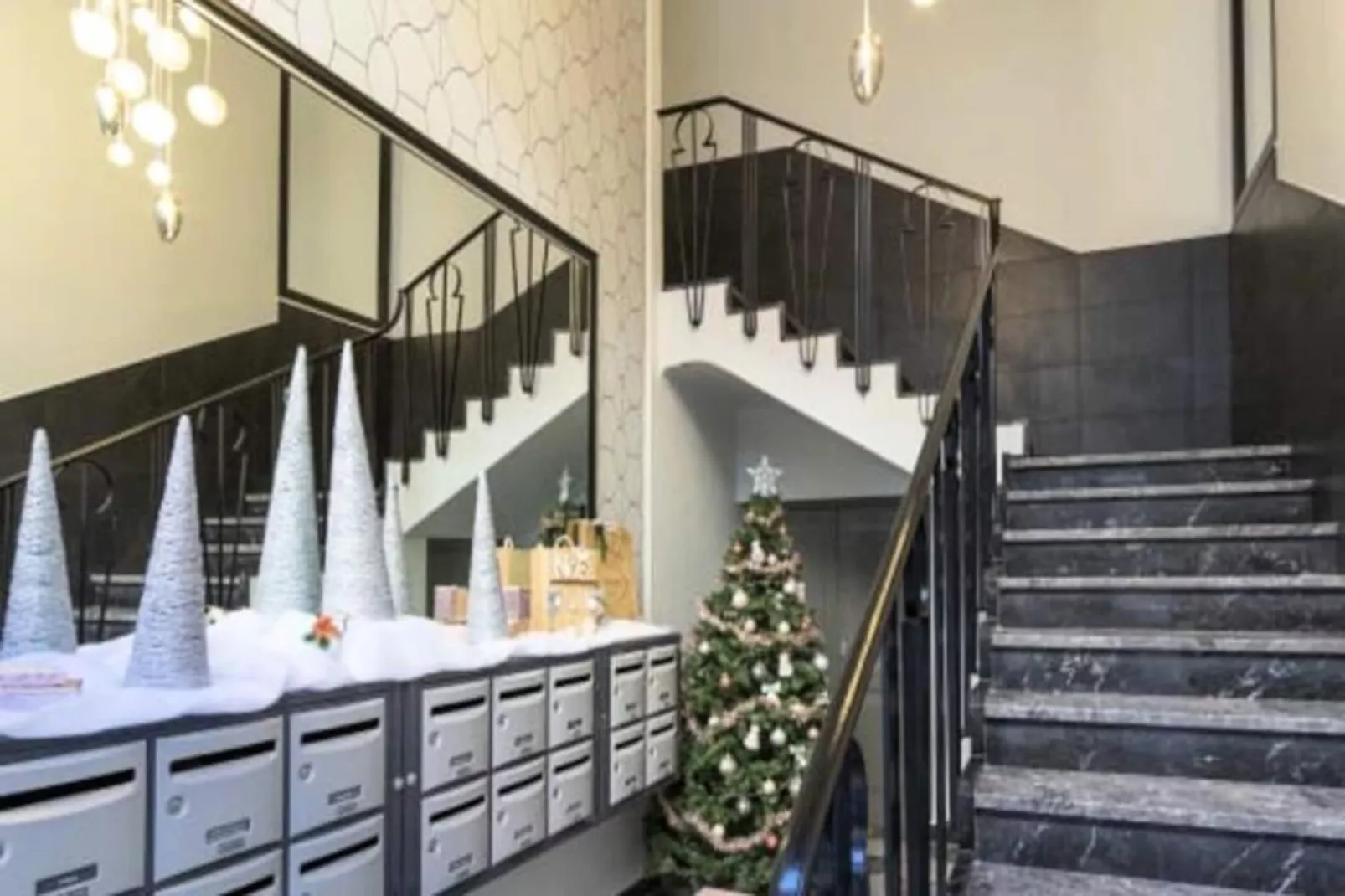 Résidence Robert Soleau Centre D'antibes, 3 Pièces Rénové Terrasse, Climatisation-Untagged