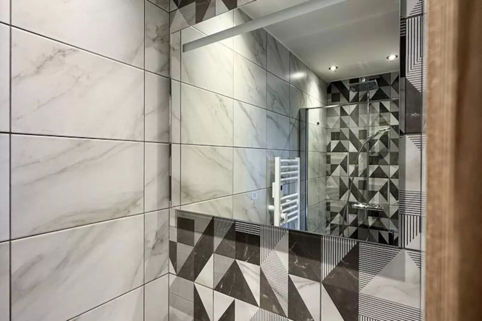 Résidence Complexe Aiguilles-Untagged