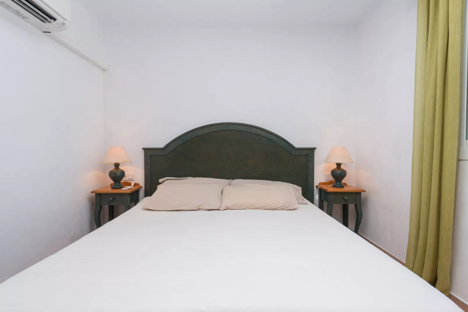 Burgit-Bedroom