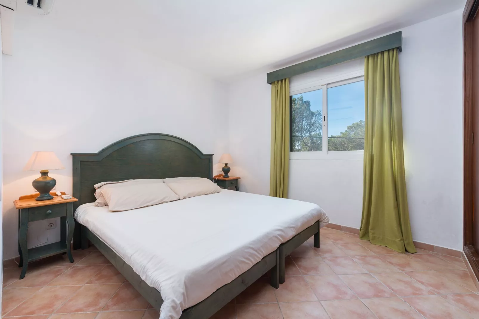 Burgit-Bedroom