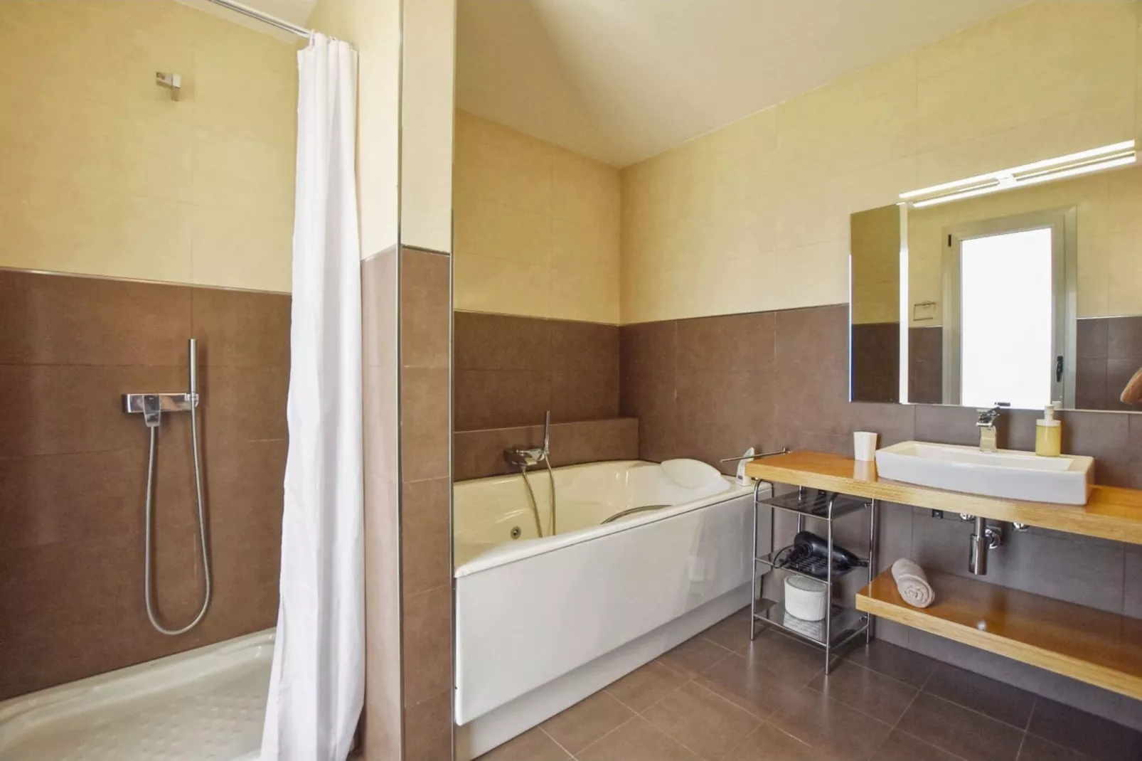 Casa Caleu-Bathroom