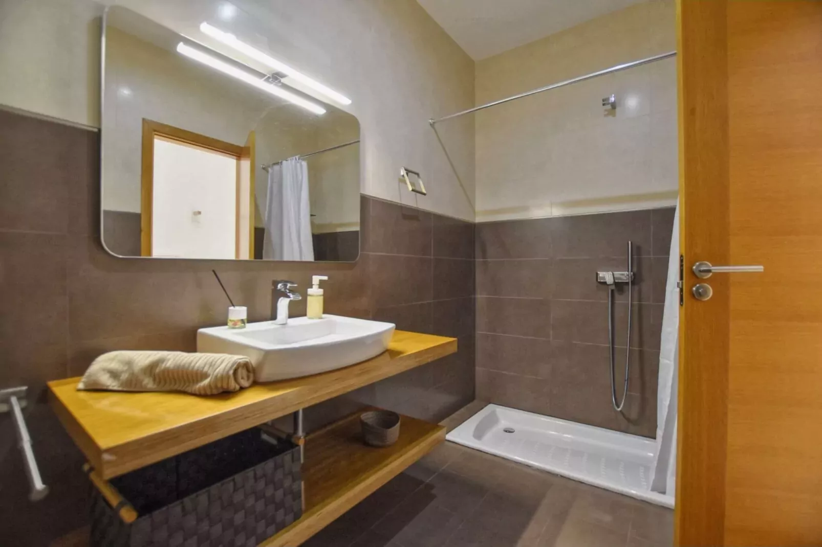 Casa Caleu-Bathroom