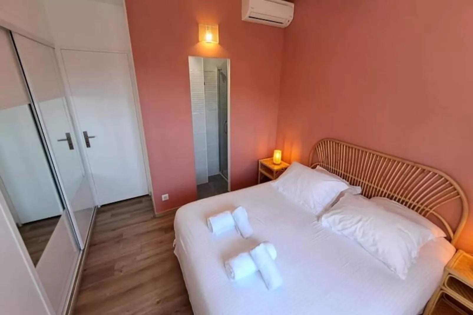 Résidence Villa Vue Mer Et Piscine &agrave; Cavali&egrave;re - 1 Km Plage-Untagged