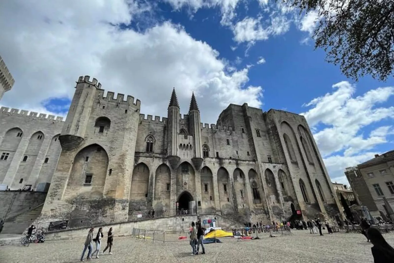 Sous Le Soleil De Provence-Nicht zugeordnet